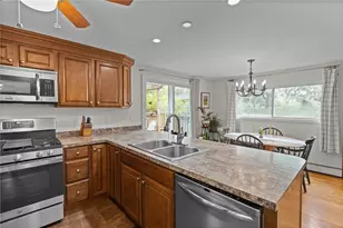 99 Peachtree Rd, North Kingstown, RI 02852 - Photo 9
