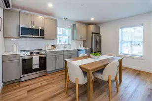 32 Exchange St, East Greenwich, RI 02818 - Photo 7