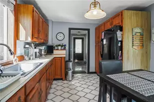 19 Slocum St, Newport, RI 02840 - Photo 9