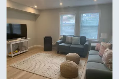 33 Van Zandt Avenue #1, Newport, RI 02840 - Photo 3