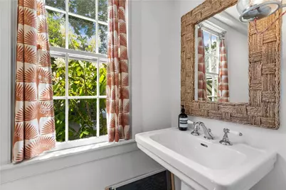 22 Bridge Street, Newport, RI 02840 - Photo 3