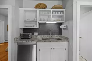 48 Constitution St, Bristol, RI 02809 - Photo 15