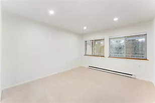 30 Argyle Ave, East Providence, RI 02915 - Photo 19