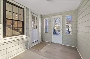 47 Brettonwoods Dr, Cranston, RI 02920 - Photo 3