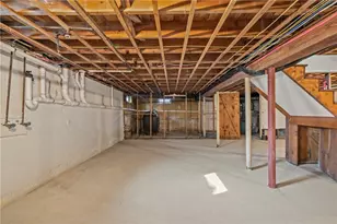 47 Brettonwoods Dr, Cranston, RI 02920 - Photo 27