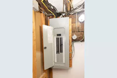 89 Warren Avenue, East Providence, RI 02914 - Photo 5