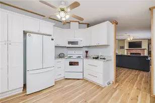 21 Nightingale Ln, Tiverton, RI 02878 - Photo 3