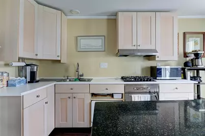 27 Burnside Avenue, Newport, RI 02840 - Photo 9