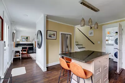 27 Burnside Avenue, Newport, RI 02840 - Photo 7