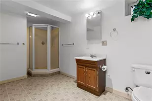 333 Phenix Ave, Cranston, RI 02920 - Photo 15