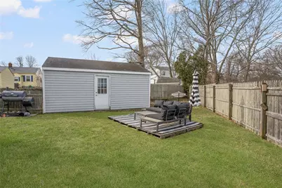 4 Halsey Avenue, Middletown, RI 02842 - Photo 27