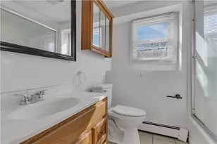 66 Silver Lake Ave, Providence, RI 02909 - Photo 15