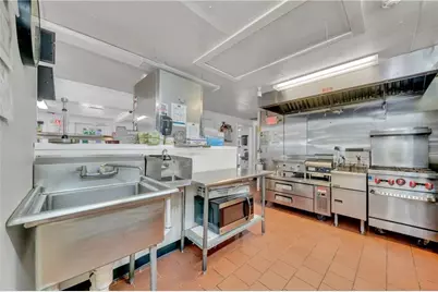 426 Cass Avenue, Woonsocket, RI 02895 - Photo 17