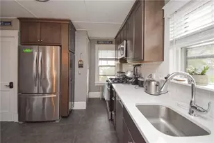 16 Vaughan Ave, Newport, RI 02840 - Photo 11