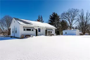 10 Hall St, West Warwick, RI 02893 - Photo 3