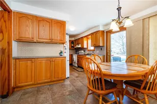 10 Hall St, West Warwick, RI 02893 - Photo 17