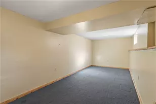 147 Warwick St, Woonsocket, RI 02895 - Photo 27