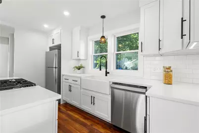 28 Manchester Street, Warwick, RI 02888 - Photo 3