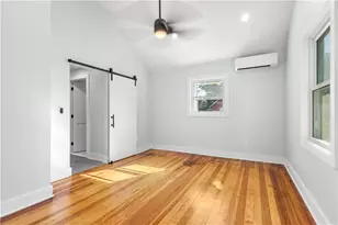 28 Manchester St, Warwick, RI 02888 - Photo 17