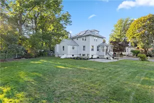 28 Manchester St, Warwick, RI 02888 - Photo 29