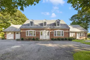 8 Brenton Rd, Newport, RI 02840 - Photo 1