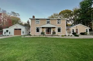54 Isabelle Dr, Narragansett, RI 02882 - Photo 1