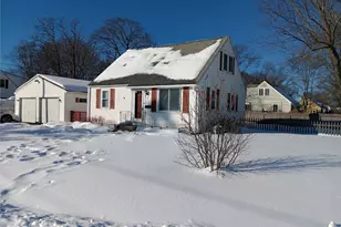 5 Barre Ct, Warwick, RI 02886 - Photo 1