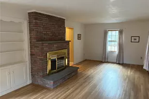 10 Jesse Davis Ln, Barrington, RI 02806 - Photo 1