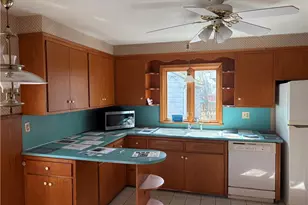 10 Jesse Davis Ln, Barrington, RI 02806 - Photo 11