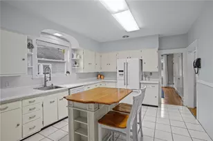 84 Enfield Ave, Providence, RI 02908 - Photo 15