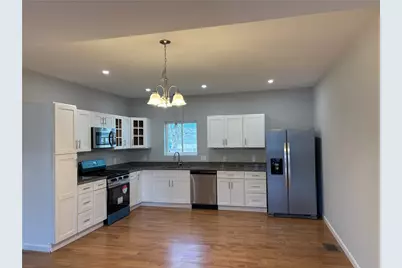 184 Avenue C #M3, Woonsocket, RI 02895 - Photo 3