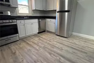 14 Saratoga Ave, Pawtucket, RI 02861 - Photo 3