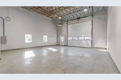 300 Coddington Highway #205, Middletown, RI 02842 - Photo 7