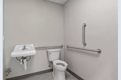 300 Coddington Highway #207, Middletown, RI 02842 - Photo 9