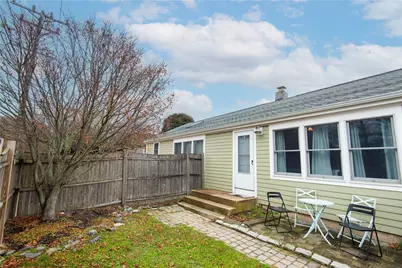 391 Aquidneck Avenue, Middletown, RI 02842 - Photo 11