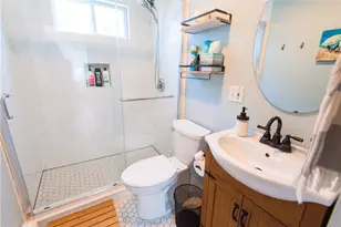 393 Aquidneck Ave, Middletown, RI 02842 - Photo 9