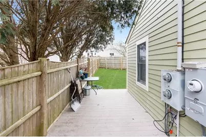 393 Aquidneck Avenue, Middletown, RI 02842 - Photo 11