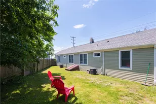 393 Aquidneck Ave, Middletown, RI 02842 - Photo 15