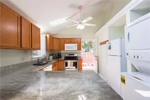 393 Aquidneck Ave, Middletown, RI 02842 - Photo 5