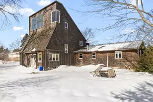 26 Roosevelt Dr, Bristol, RI 02809 - Photo 3