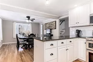170 Medford St, Warwick, RI 02889 - Photo 9