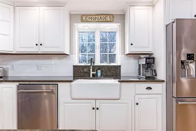 170 Medford Street, Warwick, RI 02889 - Photo 7