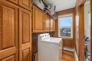 54 Randall St, Cranston, RI 02920 - Photo 33