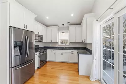 18 Anama Avenue, East Providence, RI 02916 - Photo 9