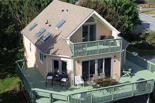 7 Elgin St, Warwick, RI 02889 - Photo 3