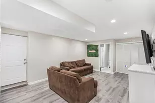 264 Locust Glen Dr, Cranston, RI 02921 - Photo 9