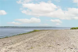 142 Ferreira Ave, Portsmouth, RI 02871 - Photo 33