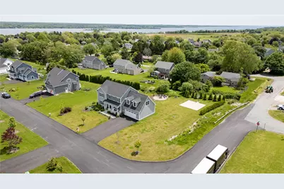 142 Ferreira Avenue, Portsmouth, RI 02871 - Photo 45