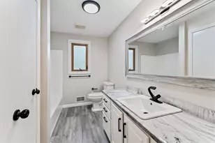 325 Northup St, Cranston, RI 02905 - Photo 19