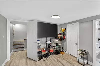 273 Montgomery Avenue, Providence, RI 02905 - Photo 27